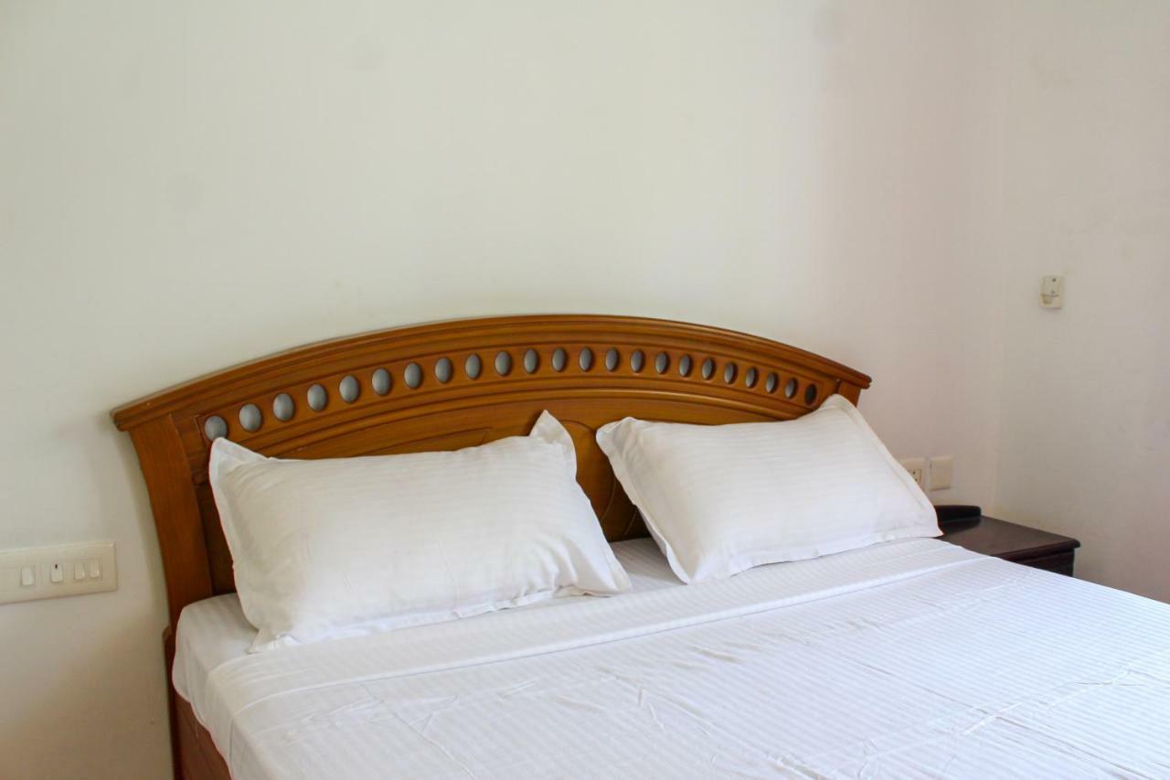 Magic Land Resorts Athirapally Irinjalakuda 外观 照片