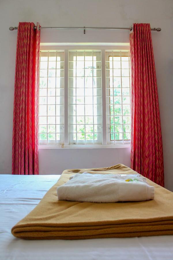 Magic Land Resorts Athirapally Irinjalakuda 外观 照片