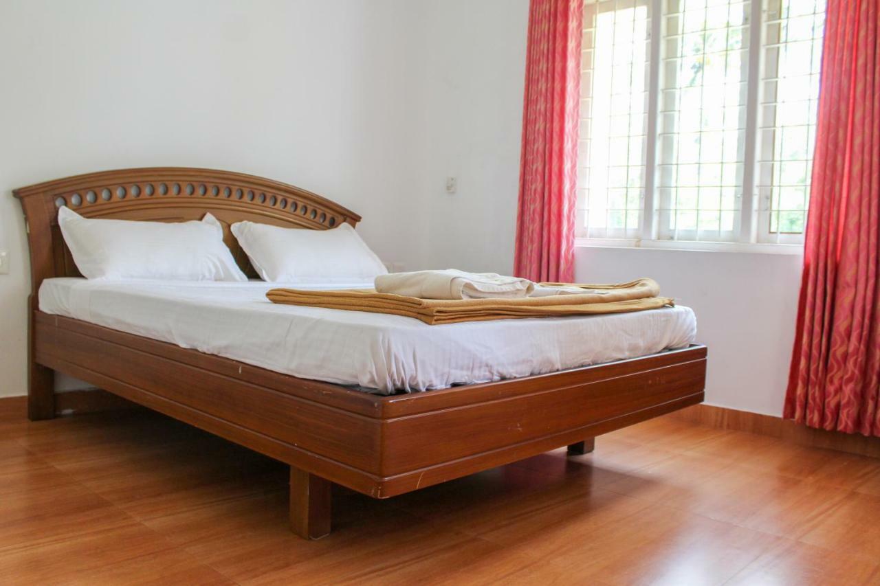 Magic Land Resorts Athirapally Irinjalakuda 外观 照片